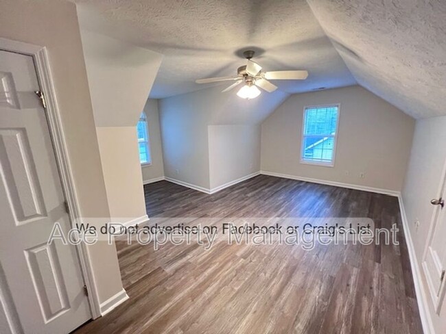 Building Photo - 2826 Aristocrat Ln