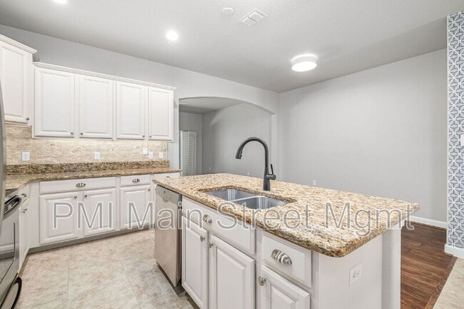 Building Photo - 689 Evening Sky Dr