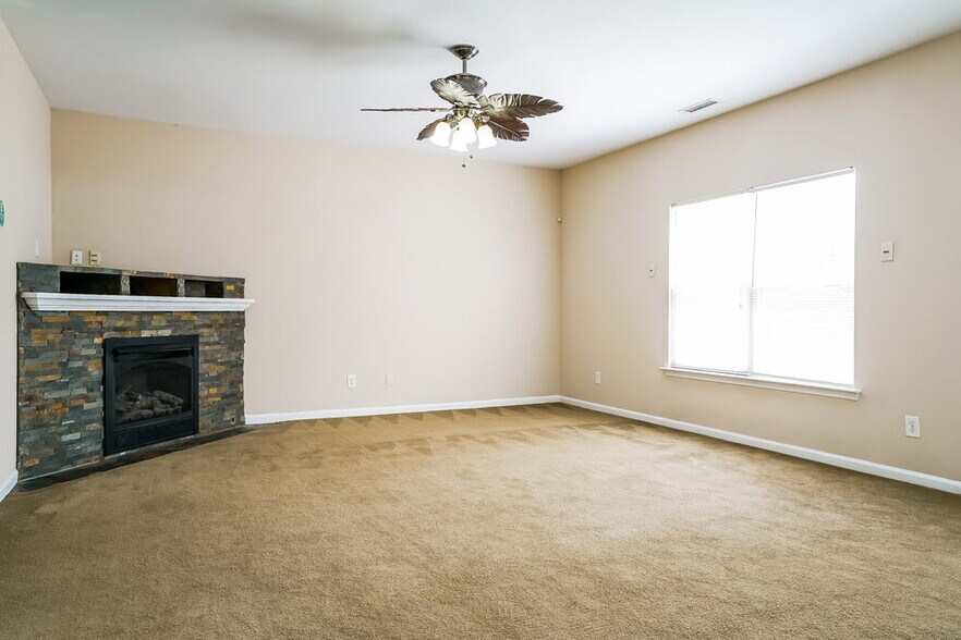 Building Photo - 3628 Pinkham Way
