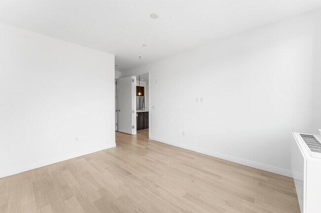 Building Photo - 255 Brunswick St