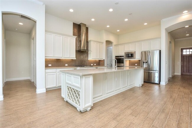 Building Photo - 10604 Lavon Bend