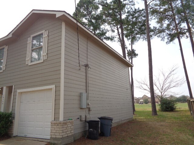 Building Photo - 16746 Fallen Timbers Dr