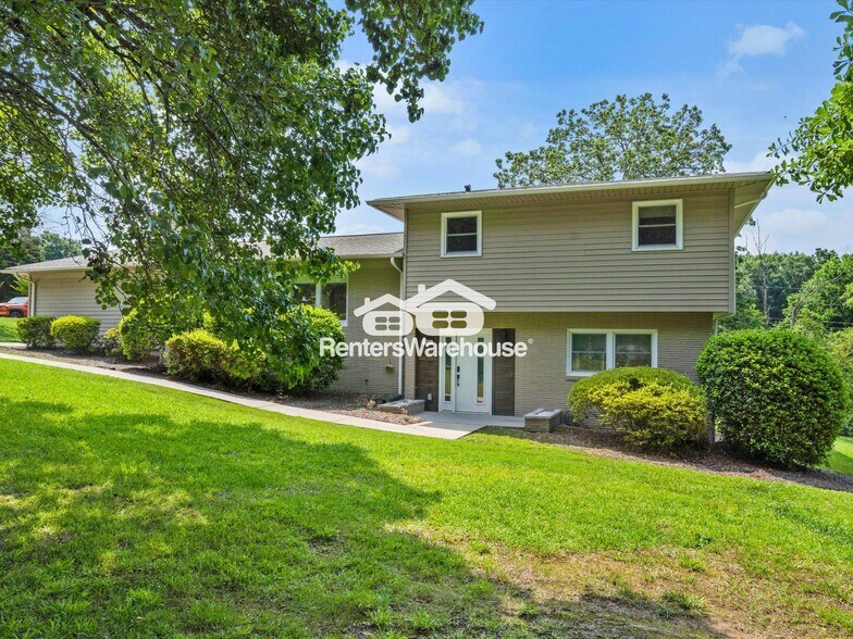 Primary Photo - 245 Enwood Dr