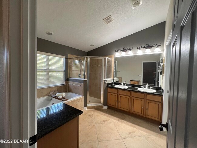 Building Photo - 100 Grey Widgeon Ct