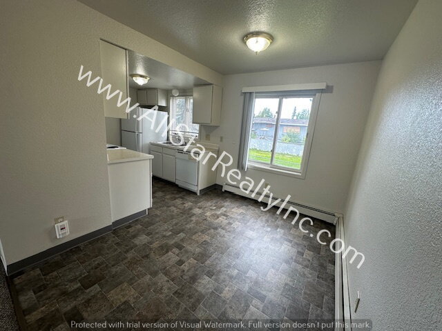 Building Photo - 216 N Flower St