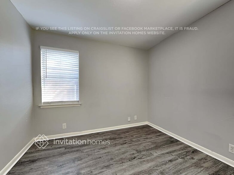 Building Photo - 2417 Moreland Dr