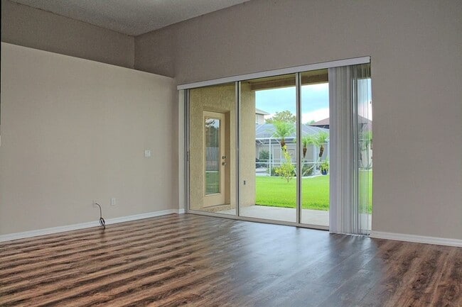 Building Photo - Waterford Lakes Reserve 4/3