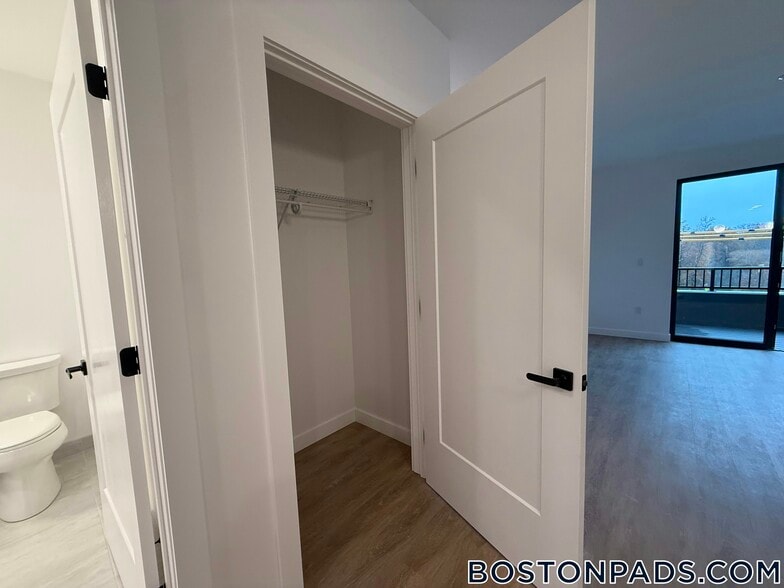 Building Photo - 199 Gardner St