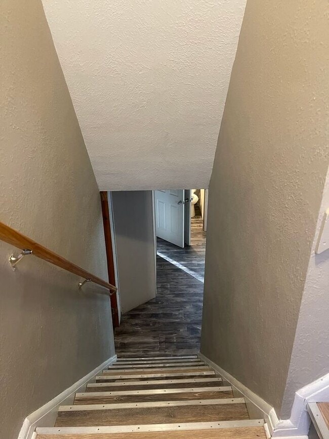 Building Photo - Luxury living at a great price!