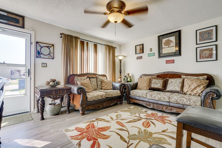 Building Photo - 1111 E Grant St