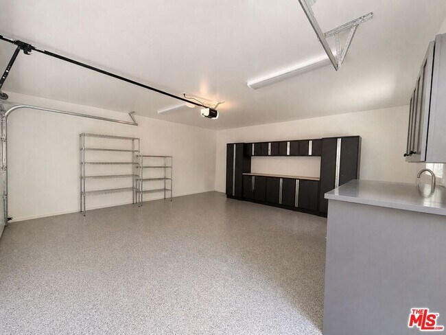 Building Photo - 1796 E Mendocino St