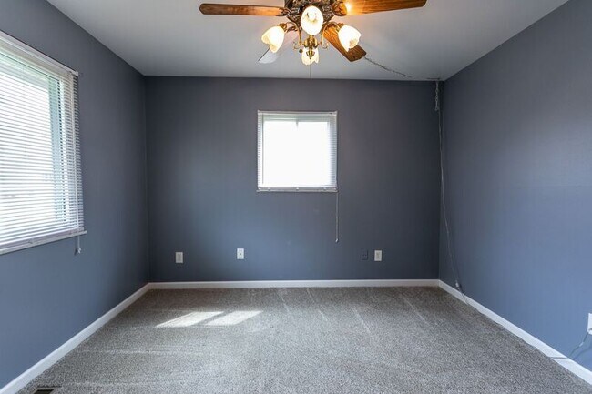 Building Photo - 4759 Arnold Ave