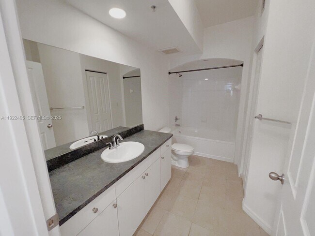 Building Photo - 9172 Collins Ave