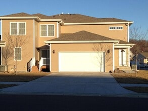 Building Photo - 726 Redwood St