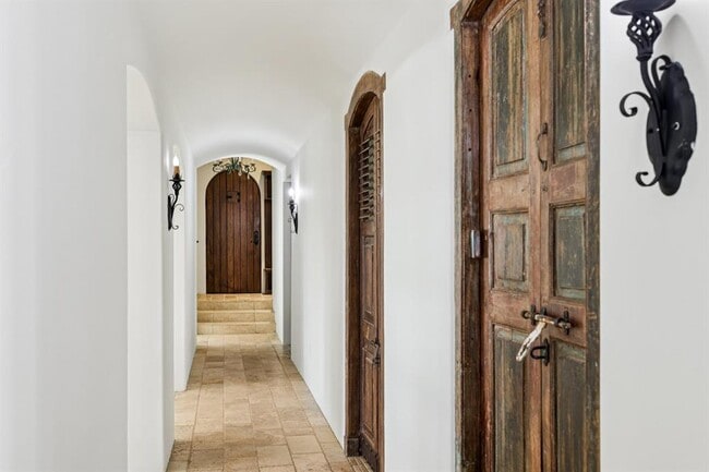 Building Photo - 2706 Pearce Rd