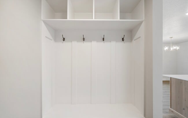 Building Photo - 937 N 215 W