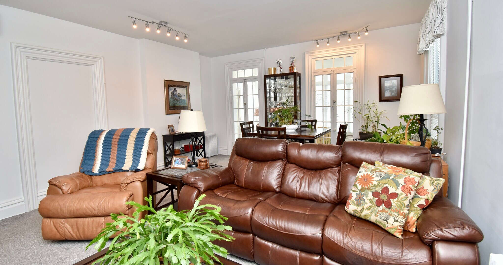 Building Photo - 4 Elm St