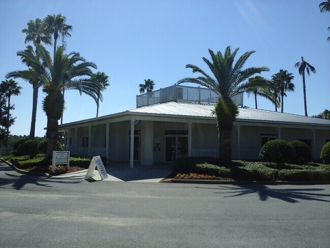 Building Photo - 6011 Hemingway Cir