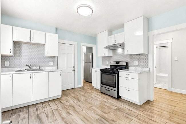 Building Photo - 72 Olney St