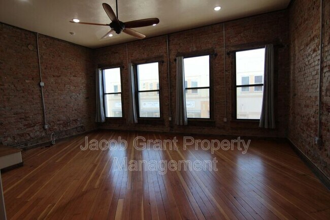Building Photo - 429 Park Ave