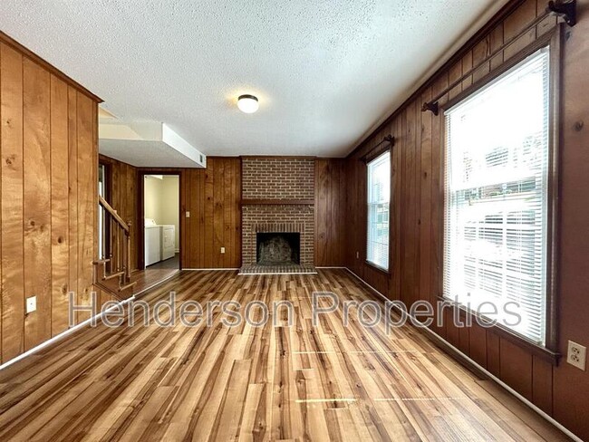 Building Photo - 9211 Robert Frost Ln