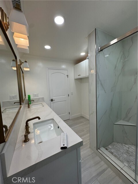 Building Photo - 11596 Bart Dr