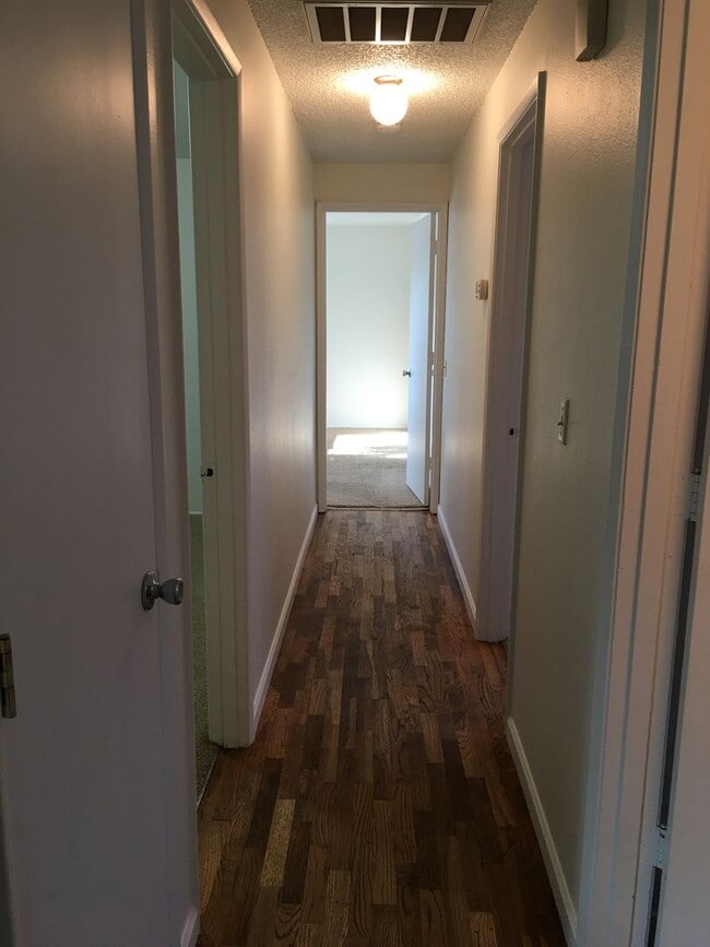 Building Photo - Great home in desirable Springfield!