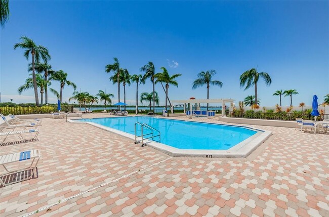 Building Photo - 6357 Bahia Del Mar Blvd S