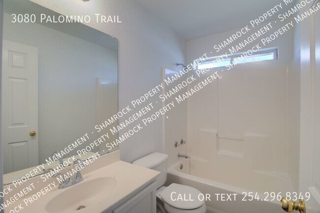 Building Photo - Surrey Ridge Duplex