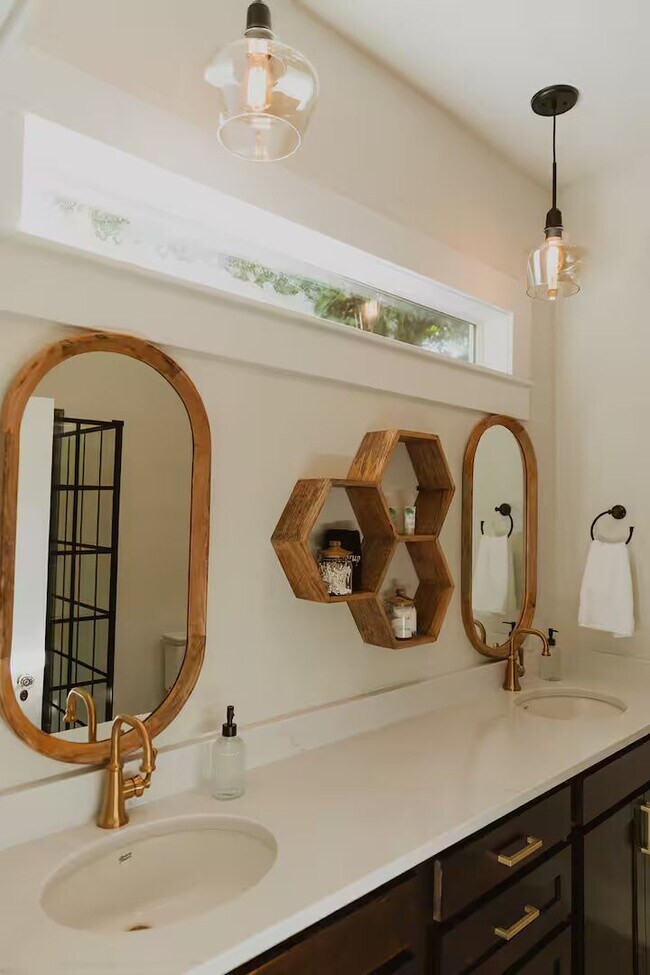 Building Photo - Historic Charm Meets Modern Comfort – Fully Furnished