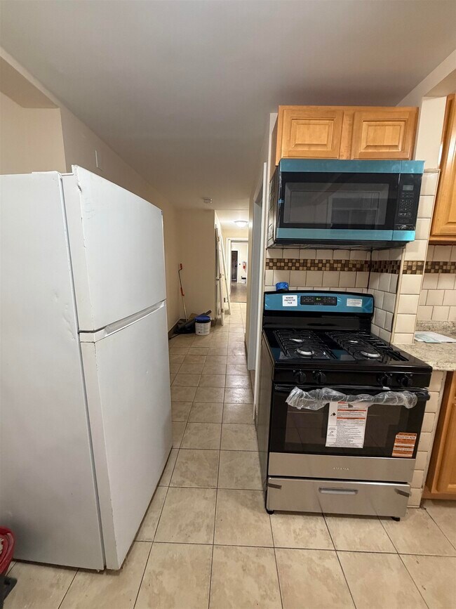 Building Photo - 83 Wilkinson Ave