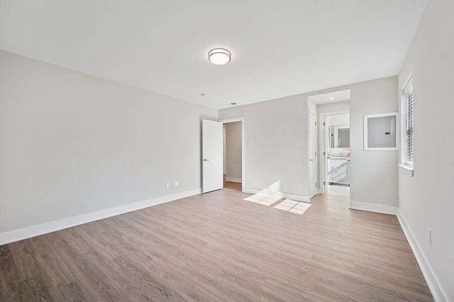 Building Photo - 22 Haws Ln
