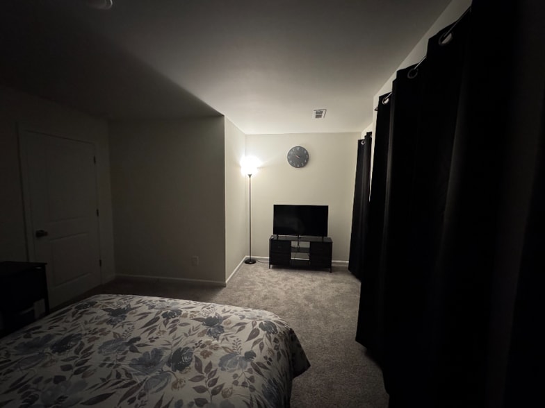 Building Photo - 533 Gantt St