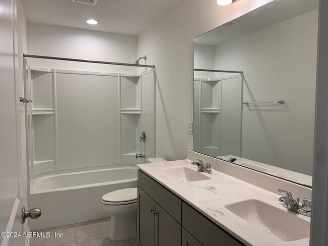Building Photo - 810 Laurel Valley Dr