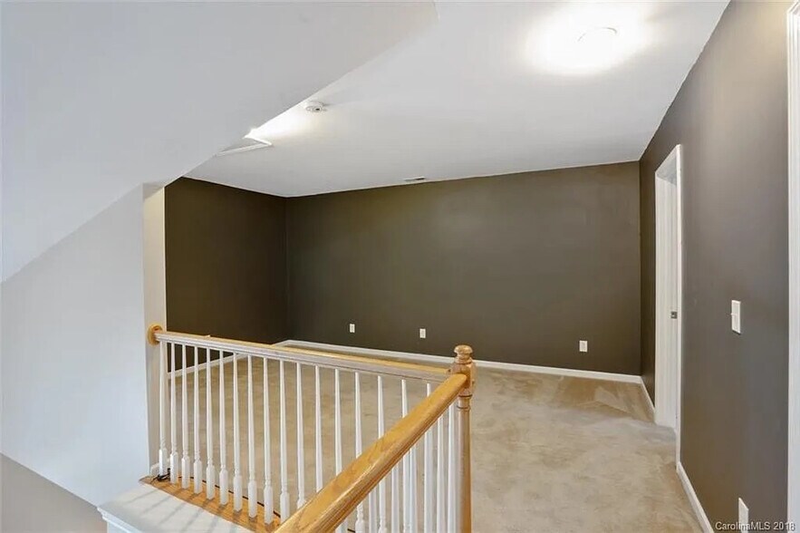 Building Photo - Room in Townhome on Stratfield Pl Cir