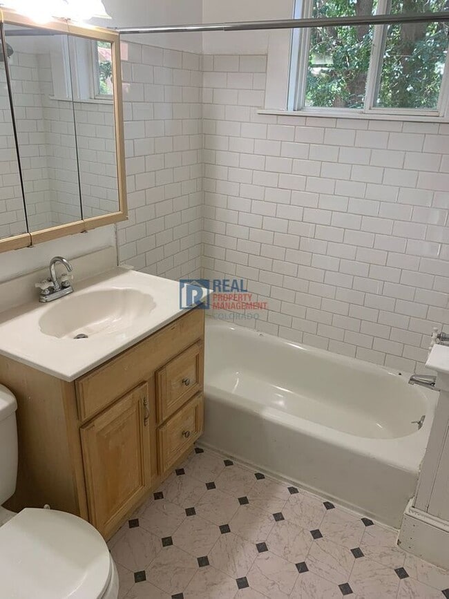 Building Photo - 1531 9th Ave