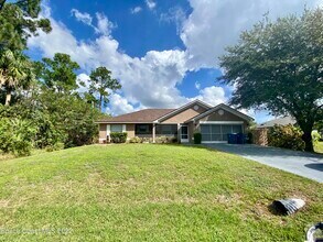 Building Photo - 2435 Palisades Dr SE