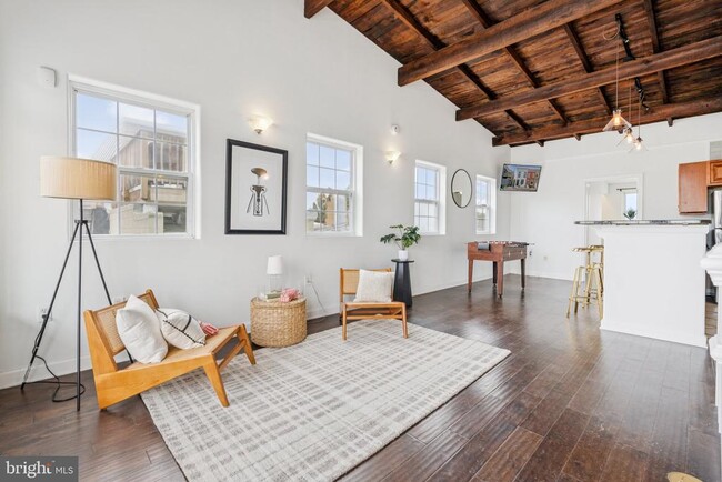 Building Photo - 801 S Rose St