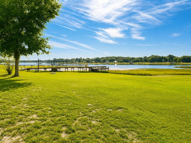 Building Photo - 3-bedroom, 2-bath lake house with a 2-car garage on 1/2 acre directly on Little Lake Weir.