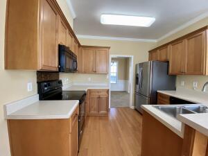 Building Photo - 1120 Hunters Cove