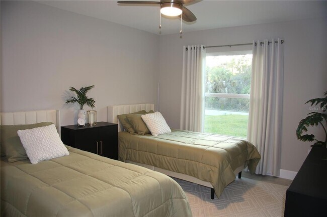 Building Photo - 1194 S Lassonde St