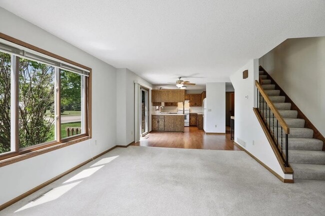 Building Photo - 1411 10th Ave E