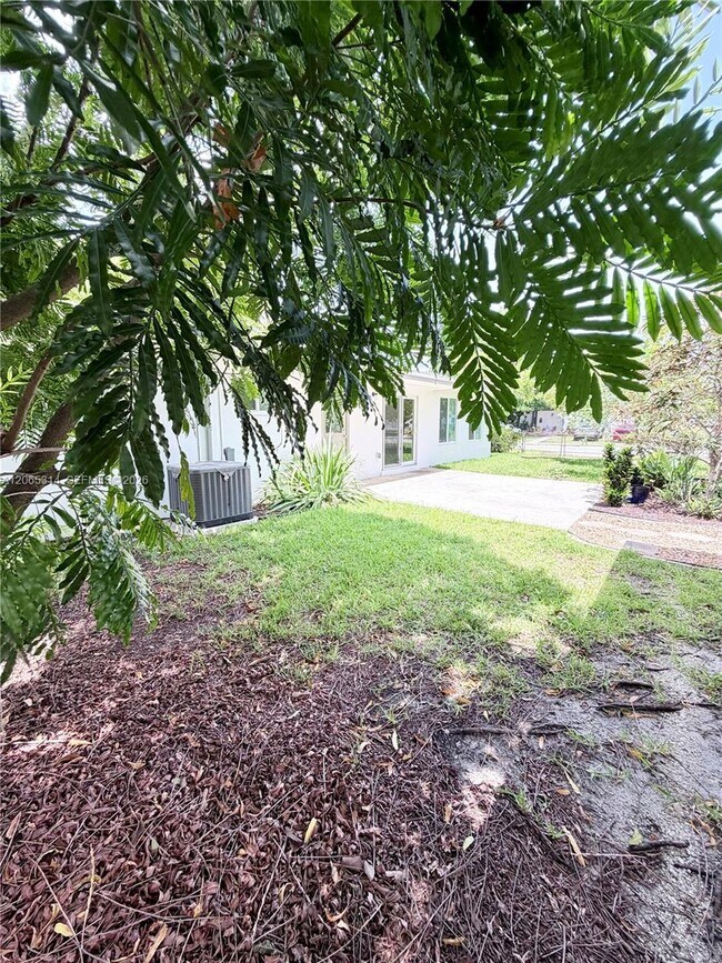 Building Photo - 5101 SW 127th Pl