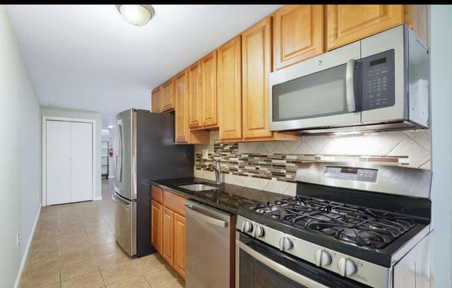 Building Photo - 1782 Frankford Ave