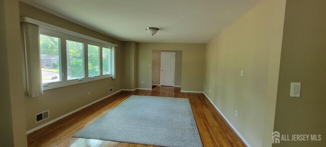 Building Photo - 20 Timber Rd