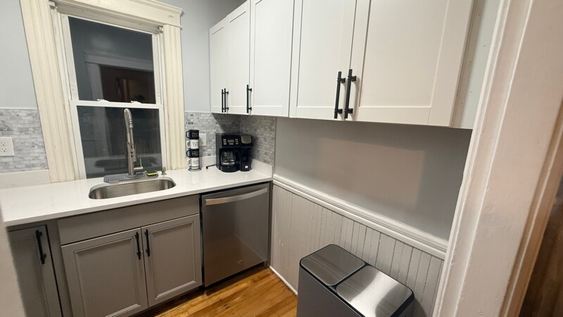 Building Photo - 799 Pleasant St