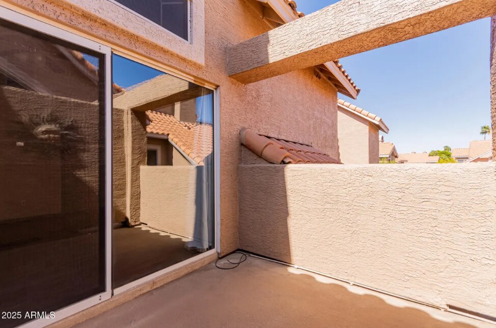 Building Photo - 1633 E Lakeside Dr