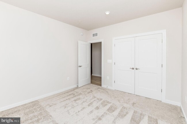 Building Photo - 44514 Wolfhound Sq