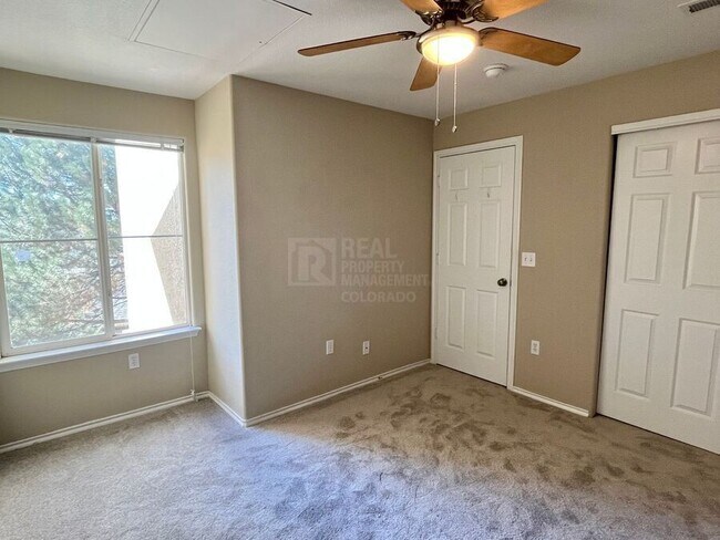 Building Photo - 3927 Riviera Grove