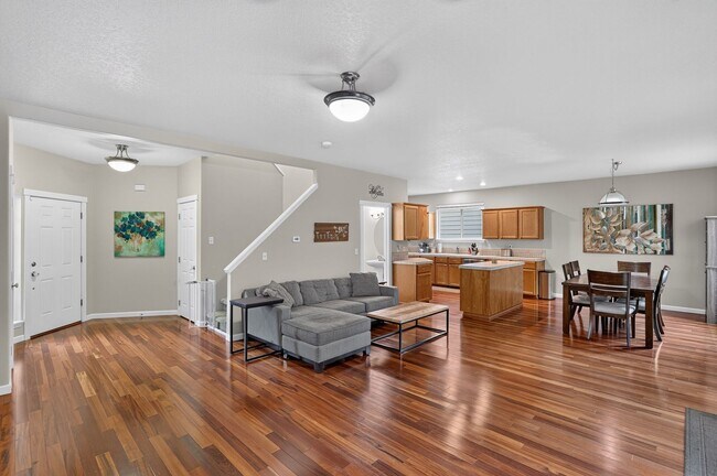 Building Photo - 3 Bedroom/2.5 Bath + Bonus Room & Outdoor living